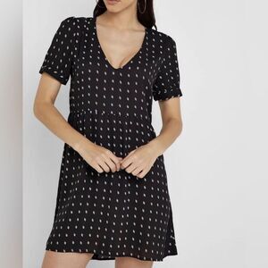 Forever 21 V Neck Black Diamond Mini Dress Print
